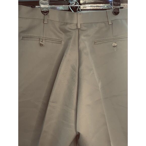 Roundtree Yorke Dress Pants Mens 36 x 30 Pleated Slacks Easy Care Trousers Khaki - Picture 4 of 10